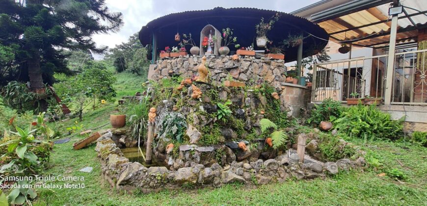 SE VENDE O SE PERMUTA FINCA MESITAS