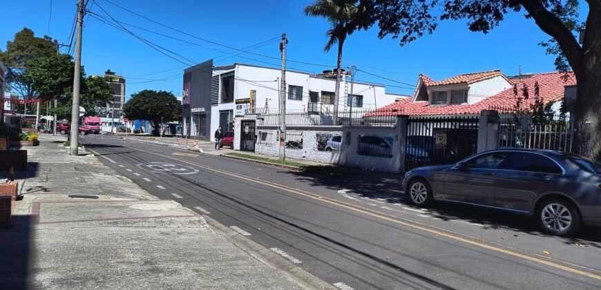 CASA GRANDE PARA CONSTRUCTORES USAQUEN-EL CONTADOR