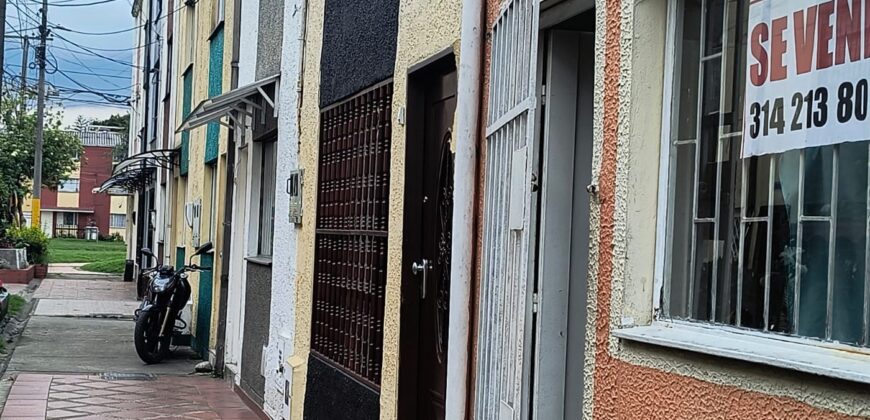 CASA VILLAS DE GRANADA (CALLE 80)
