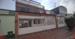 VENDO CASA AMPLIA VILLA LUZ