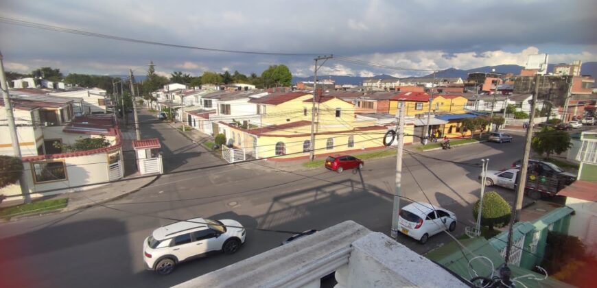 VENDO CASA AMPLIA VILLA LUZ