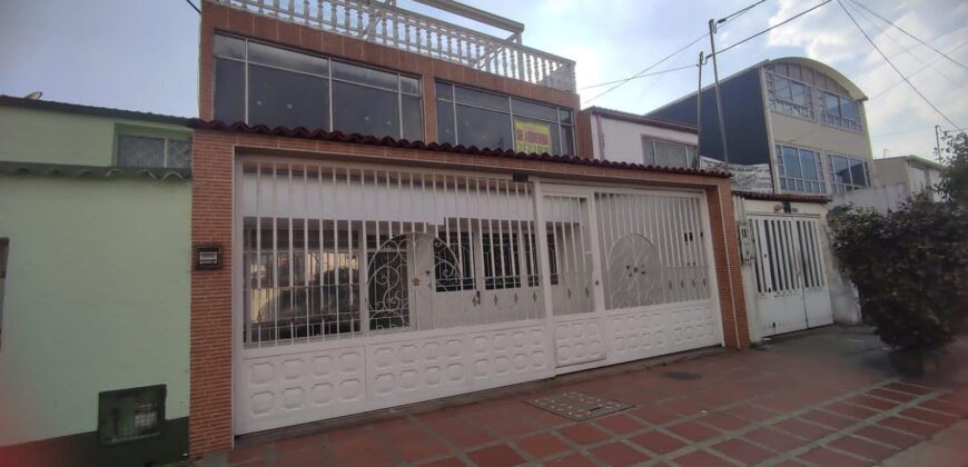 VENDO CASA AMPLIA VILLA LUZ