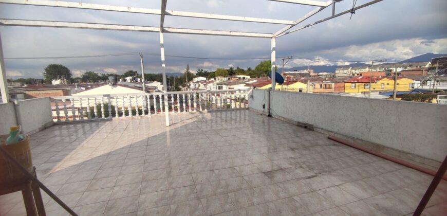 VENDO CASA AMPLIA VILLA LUZ