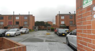 VENDO CASA GRANDE ALAMOS TORRECAMPO
