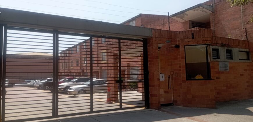 VENDO CASA ALAMOS TORRECAMPO.