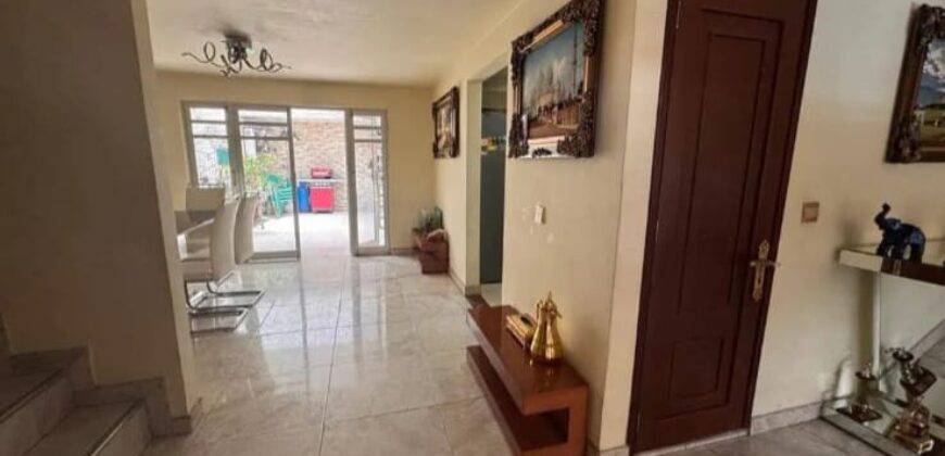 CASA EN VILLA LUZ (REMODELADA)