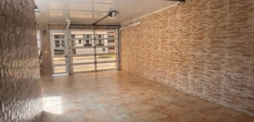 CASA EN VILLA LUZ (REMODELADA)