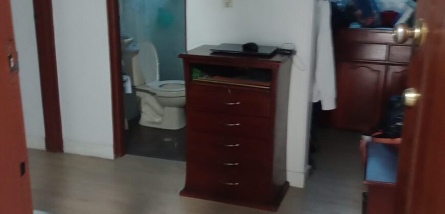 CASA EN ALAMOS (BOSQUES DE MARIANA)