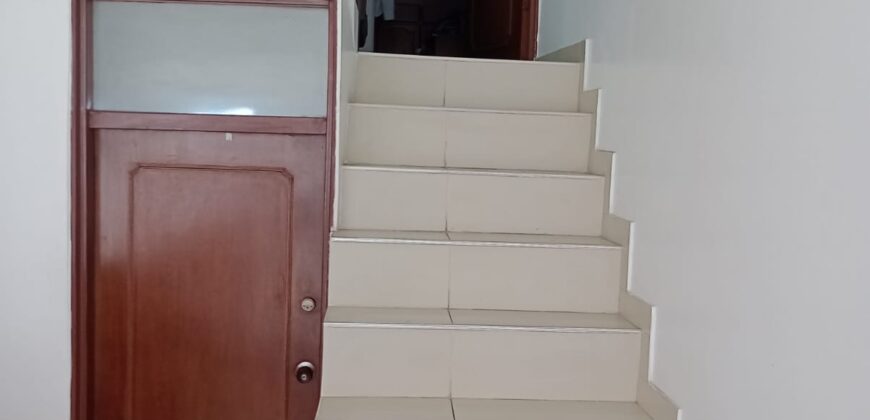 CASA EN ALAMOS (BOSQUES DE MARIANA)