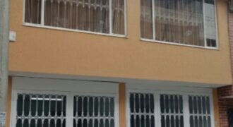 CASA EN ALAMOS (BOSQUES DE MARIANA)