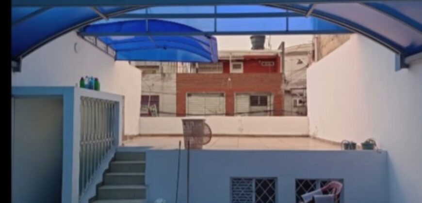 CASA EN ALAMOS (BOSQUES DE MARIANA)